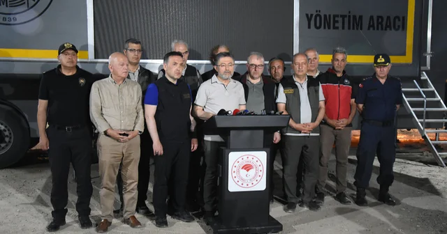 Bilecik te evlerini boşaltan köylülerden yangın nöbeti (3) Bilecik Haberleri
