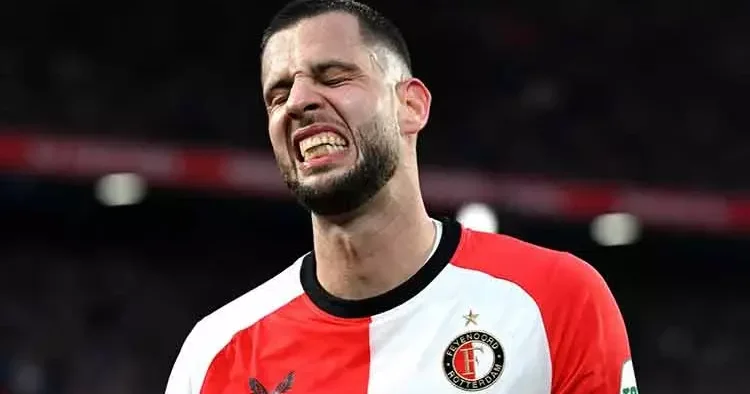 Fenerbahçe’nin rakibi Feyenoord’da transfer skandalı! Otel kapısından döndü