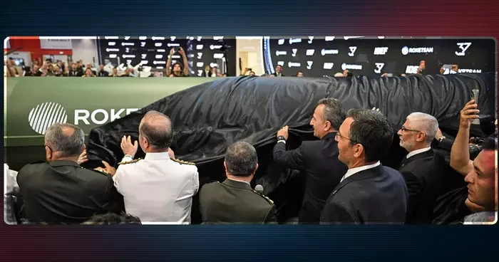 Resmen gövde gösterisi! Roketsan yeni silahlarını tanıttı... İşte Türkiye’nin ilk hipersonik füzesi