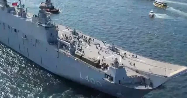 Zafere Yolculuk etkinliği için yola çıkan TCG Anadolu Sarayburnu Limanı nda törenle karşılandı VİDEO İZLE