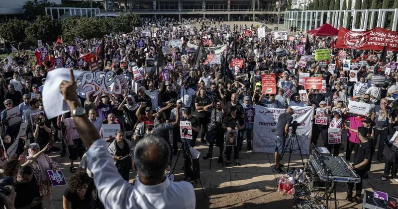 Gazze deki soykırım İsrail de protesto edildi