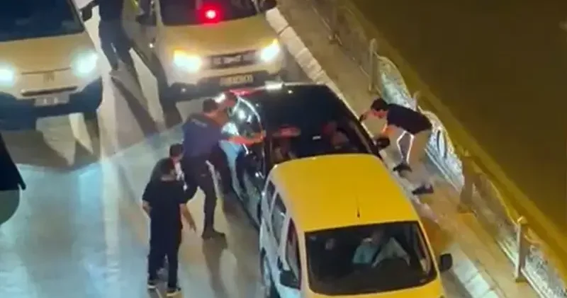 Edirne de takiple durdurulan otomobilde 6 kaçak göçmen yakalandı