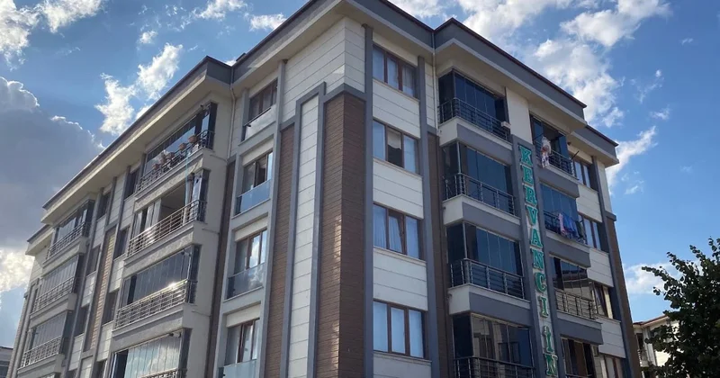 Tekirdağ da apartman dairesinde yangın: Baba ve iki kızı yaralandı Sözcü Gazetesi