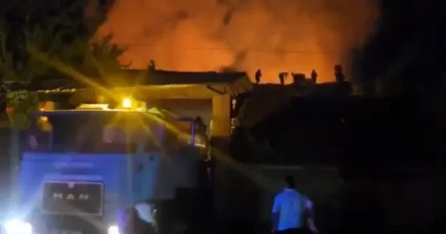 Kütahya da dört evi küle çeviren yangın Kütahya Haberleri