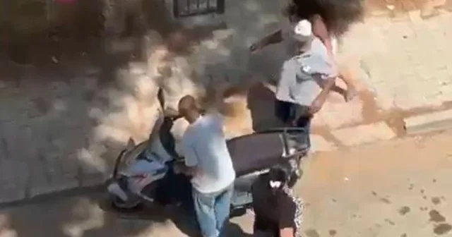 Anne, kızını sokakta bıçakla kovaladı; o anlar kamerada Adana Haberleri