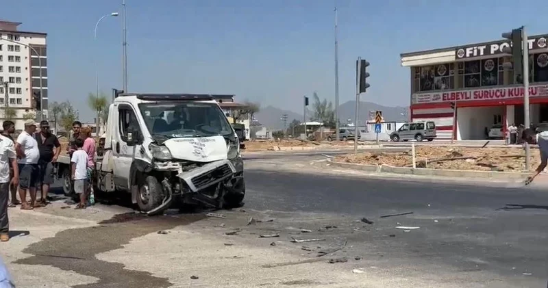 Hatay da düğüne giderken kaza yaptılar: 3 kişi hayatını kaybetti