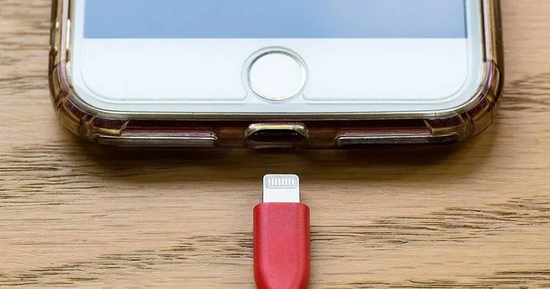 Telefon tamircilerinin sakladığı gizli ayar: Sadece 30 saniyede şarj ömrünü ikiye katlıyor, üstelik bedava Sözcü Gazetesi