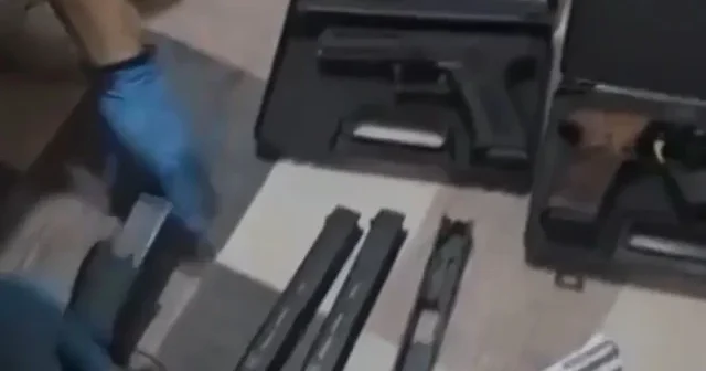 Firari hükümlü evinde silah satışı yaparken yakalandı VİDEO İZLE