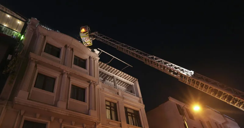 Fatih te otel yangını