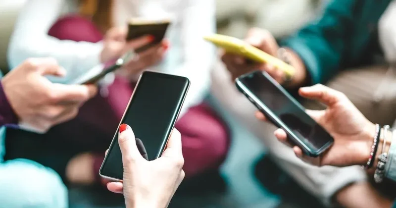 Telefonu tutuş şekliniz sinyal gücünü etkiliyor