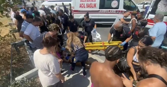 Aydın da turistleri taşıyan midibüs devrildi: 7 yaralı Aydın Haberleri