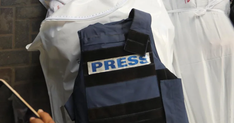 Katil İsrail Gazze de bir gazeteciyi daha öldürdü