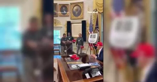 Beyaz Saray da tadilat yapan işçilere Trump tan ilginç ödül ! Tepki çeken hareket