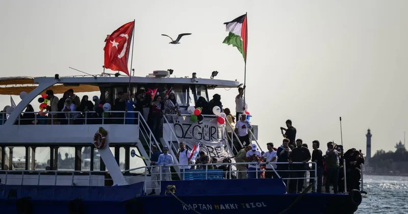 İstanbul Boğazı nda deniz konvoyuyla Gazze eylemi