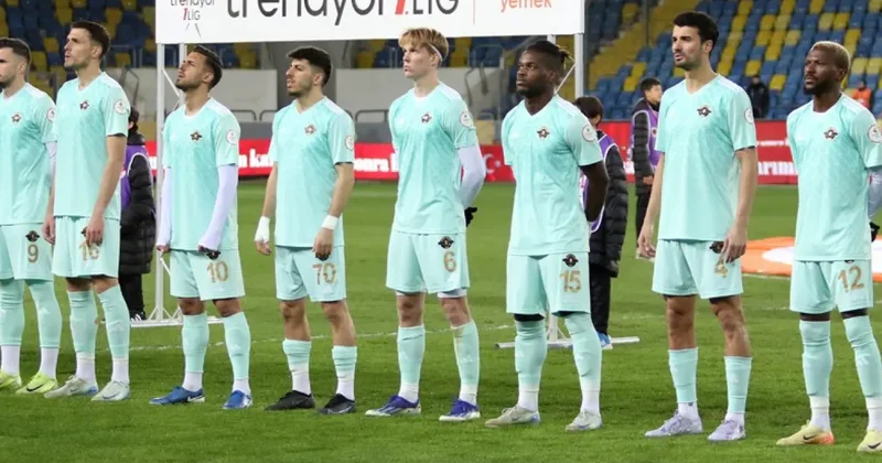 TFF 1. Lig de iki iddialı takım karşı karşıya: İlk 11 ler geldi