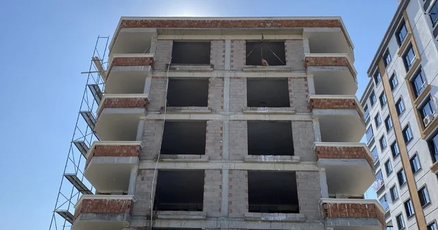 Sıva yaparken altındaki kalas kırıldı, asansör boşluğuna düşüp öldü Samsun Haberleri