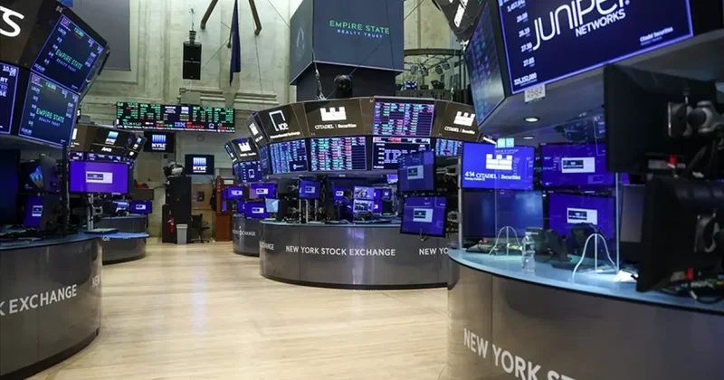 New York borsası Fed Başkanı Powell ın açıklamaları öncesi karışık seyirle açıldı