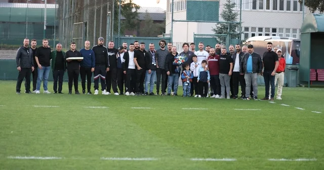 Taraftar gruplarından Trabzonspor a moral ziyareti Trabzon Haberleri