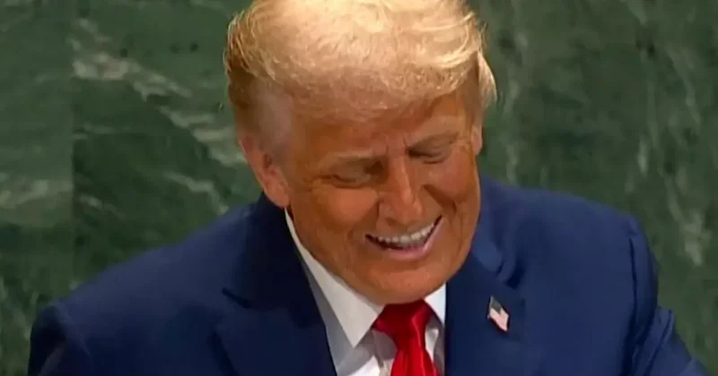 BM de prompteri bozulan Trump ın zor anları