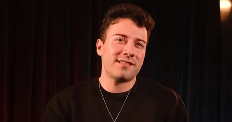 Enes Batur, tepki çekti Magazin haberleri