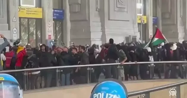 İtalya da Filistin i tanımayan hükümete karşı protesto gösterisi düzenlendi
