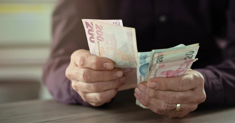 2026 Ocak memur ve emekli maaş zammı senaryoları ile Ocak ayında SSK Bağkur emeklisi ile memur ve memur emeklisi yüzde kaç zam alacak?