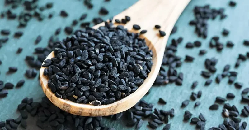 Ne ilaç ne vitamin, yiyen doktor yüzü görmüyor! Çörek otunun faydaları...