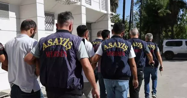 Mersin haberleri Mersin de 16 milyonluk kuyumcu soygunu: 4 tutuklu! 23 Eylül 2025