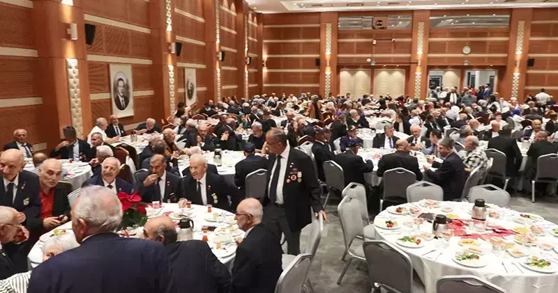 AK Parti İstanbul İl Başkanlığı ndan şehit aileleri ve gaziler için kahvaltı programı