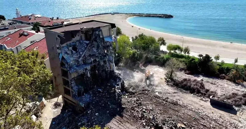 İstanbul un ikonik oteli, 66 yıllık serüvenin ardından yıkıldı