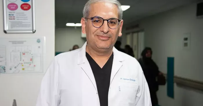 Konya da 65 yaşındaki hastanın tıkalı iki şah damarı başarılı operasyonla açıldı