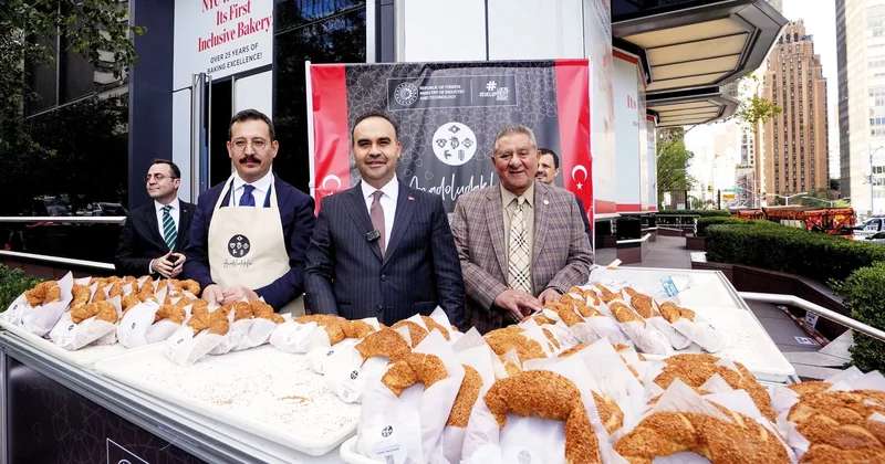 ‘Anadoludakiler’ tanıtımı... Türkevi önünde simit