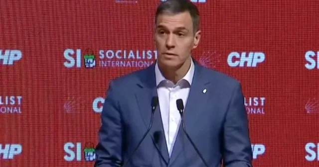 İspanya Başbakanı Pedro Sanchez den CHP toplantısında LGBT propagandası VİDEO İZLE