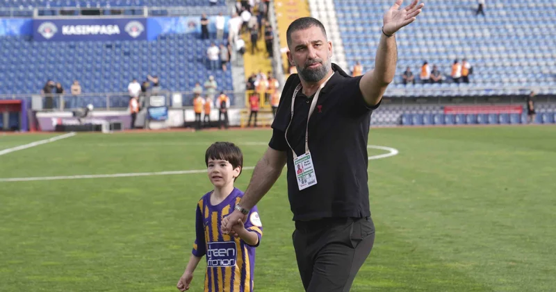 Arda Turan, Eyüpspor a veda etti: Gelecek sezon büyük ihtimalle yurt dışında olacağım