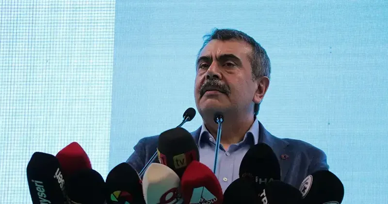 Bakan Tekin: Okuldaki bilgiyi beceriye dönüştürebilecekleri bir süreç oluşturalım istiyoruz