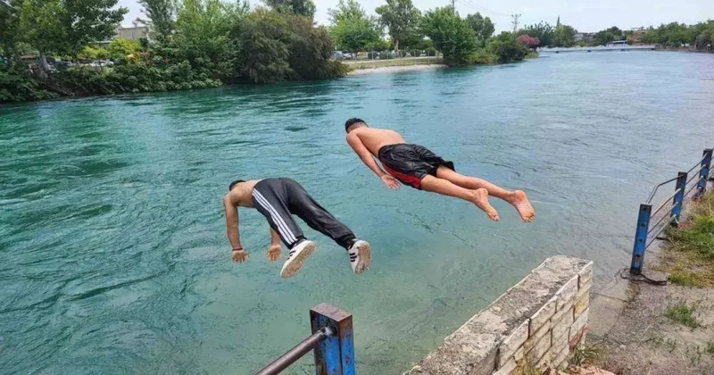 Kardeşini kurtarmak istedi, hayatını kaybetti