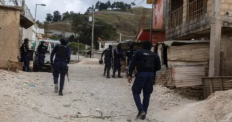 Haiti de silahlı çete kasaba bastı: 50 ölü