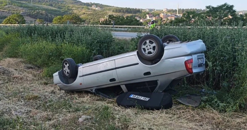 İnegöl de şarampole yuvarlanan araçta 5 kişi yaralandı