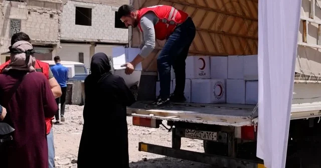 Türk Kızılayı Şam’da 300 aileye gıda yardımı yaptı VİDEO İZLE
