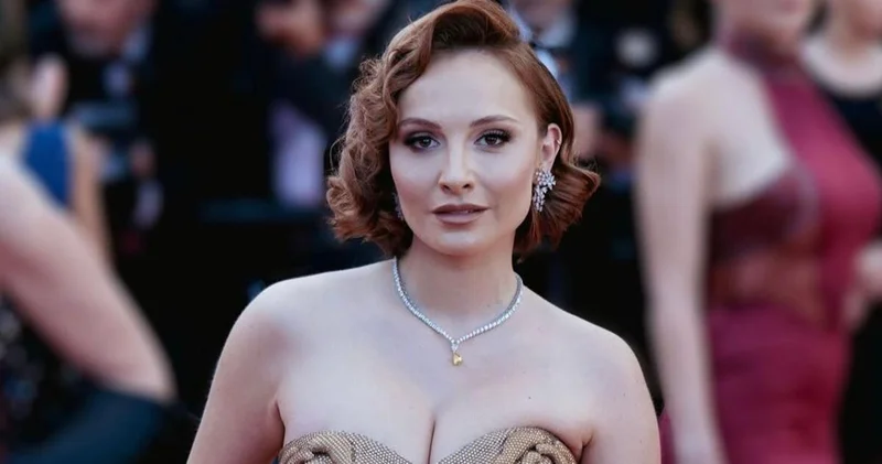 Başak Gümülcinelioğlu, hamile olduğunu Cannes da açıkladı Magazin haberleri