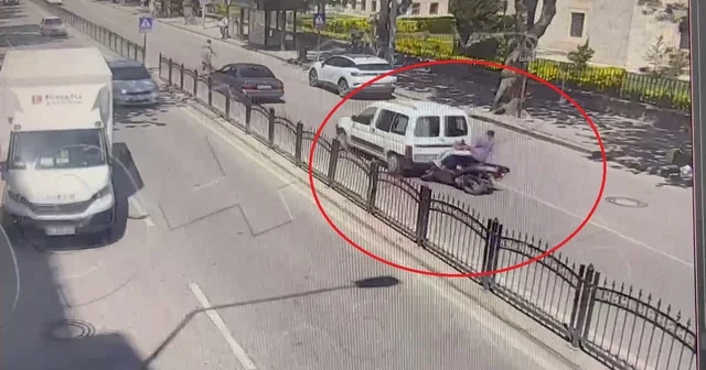 Motosikletin hafif ticari araca çarptığı kaza kamerada Amasya Haberleri