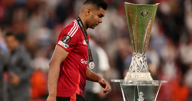 Tüm futbolcular satılık! Manchester United harabeye döndü!