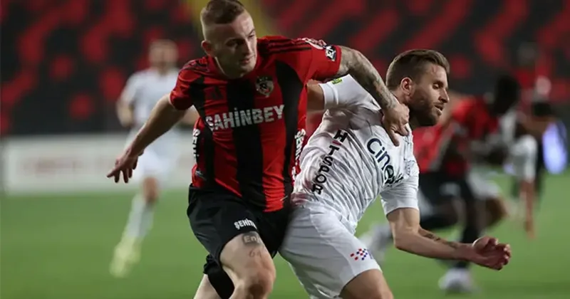 Gaziantep FK üstünlüğünü koruyamadı! Nefes kesen maçta kazanan çıkmadı Gaziantep FK Kasımpaşa maç sonucu: 2 2 Fanatik Gazetesi Futbol Haberleri Spor