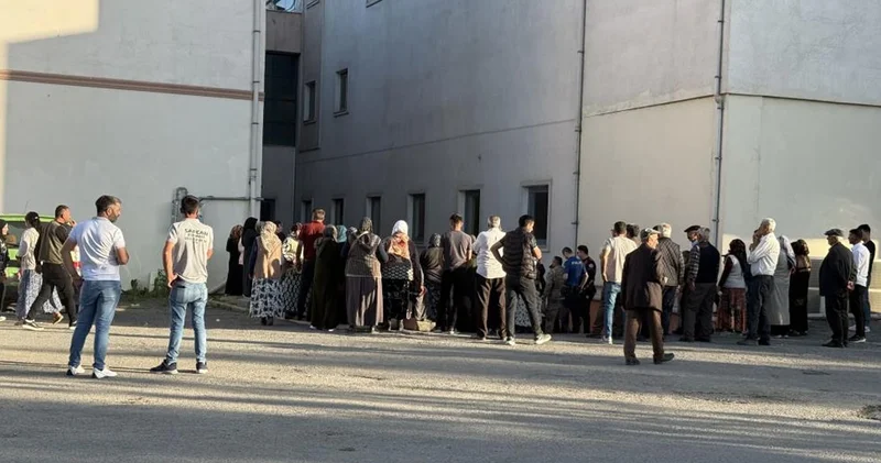 Kavgayı ayırmaya çalışan şahıs canından oldu