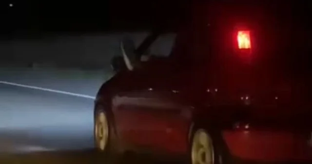 Bursa da tehlikeli yolculuk: Bir ayağı camda bir ayağı gazda seyahat etti VİDEO İZLE