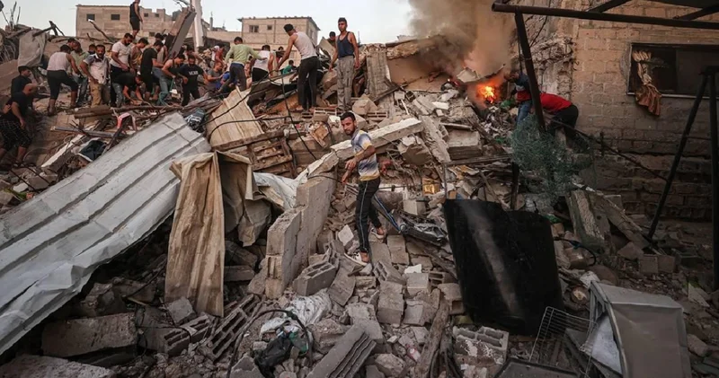 İsrail Filistinlilerin sığındığı çadırları bombaladı!