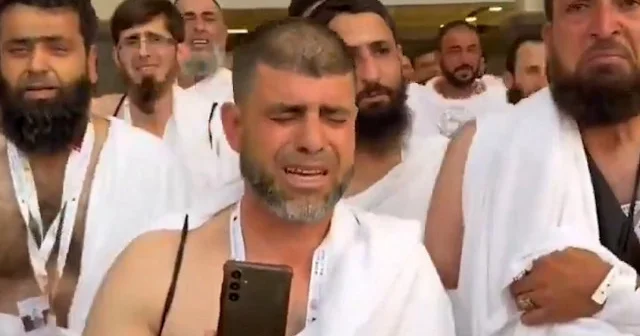 Suriyeli hacılar Kabe de duygusal anlar yaşadı VİDEO İZLE