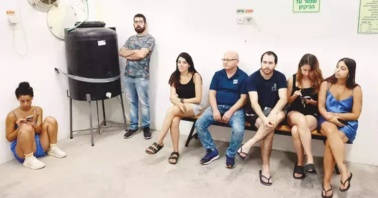İran’dan 40 dakikada 15 füze... İsrailli vekiller sığınağa kaçtı