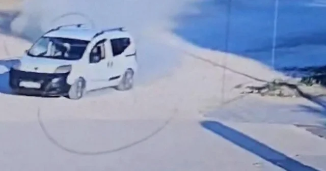 Edirne de drift atarak duvara çarpan sürücü hem ehliyetinden oldu hem binlerce TL ceza yedi VİDEO İZLE