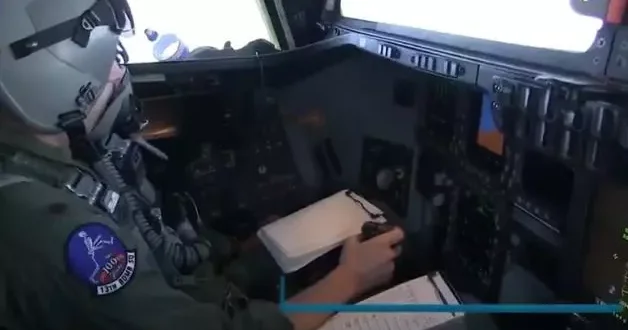 İşte hayalet uçak B 2 bombardıman uçağının kokpit içi görüntüleri